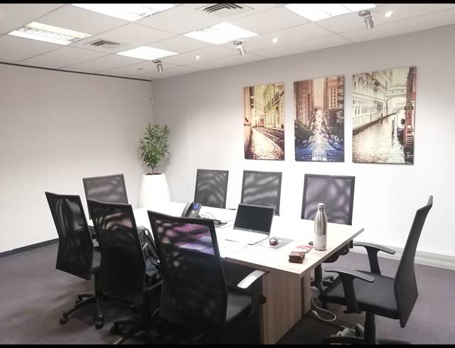 174M² OFFICE FOR SALE IN WESTVILLE